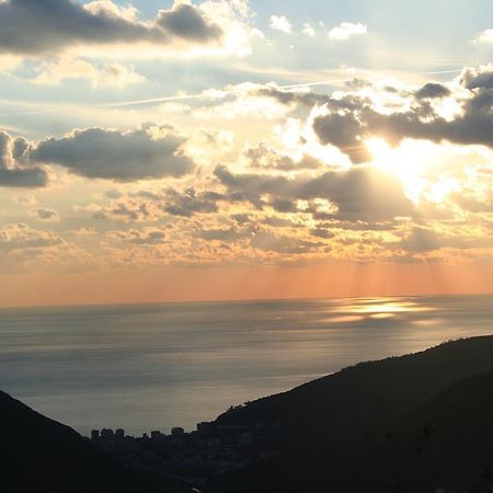 Hotel 5 Terre Nel Sole Дейва Марина Екстериор снимка