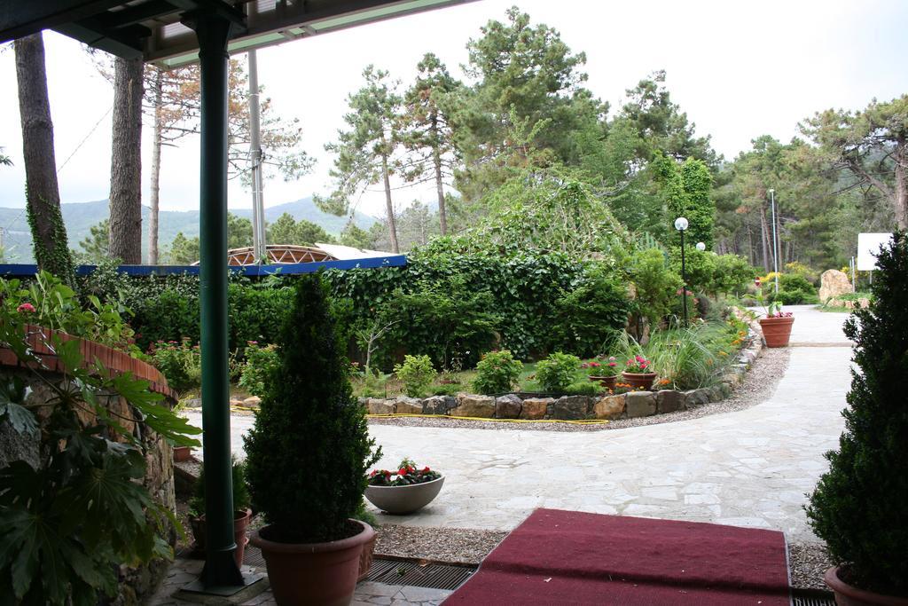 Hotel 5 Terre Nel Sole Дейва Марина Екстериор снимка
