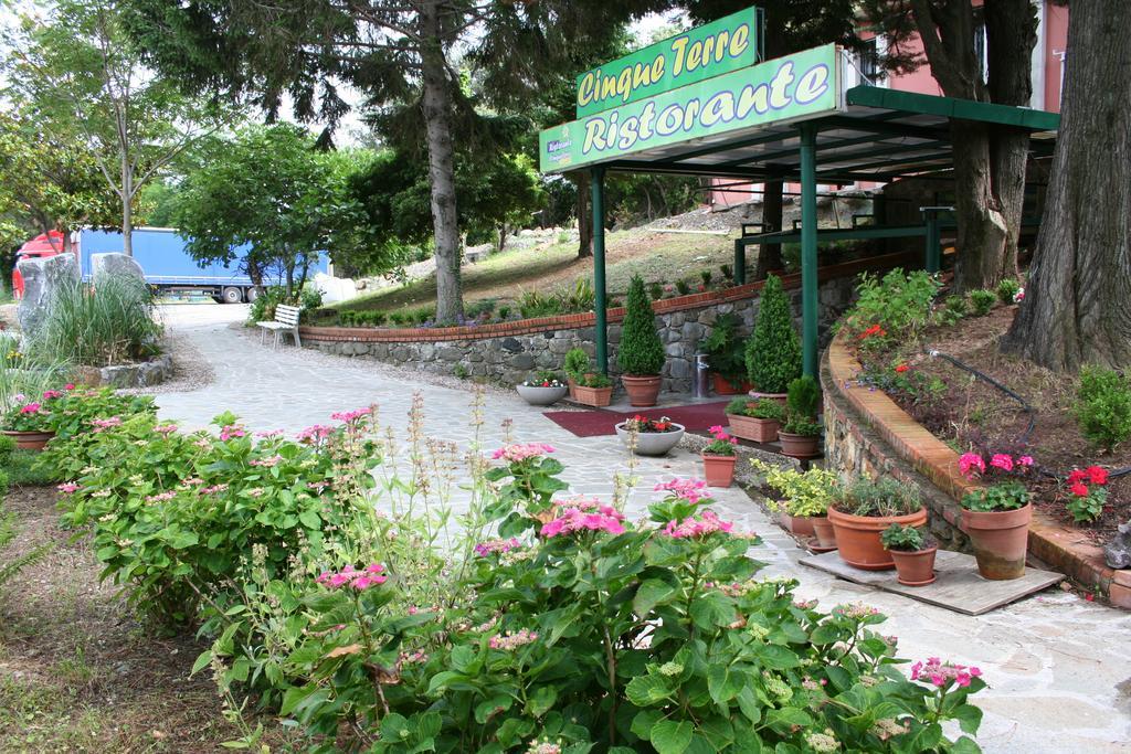 Hotel 5 Terre Nel Sole Дейва Марина Екстериор снимка