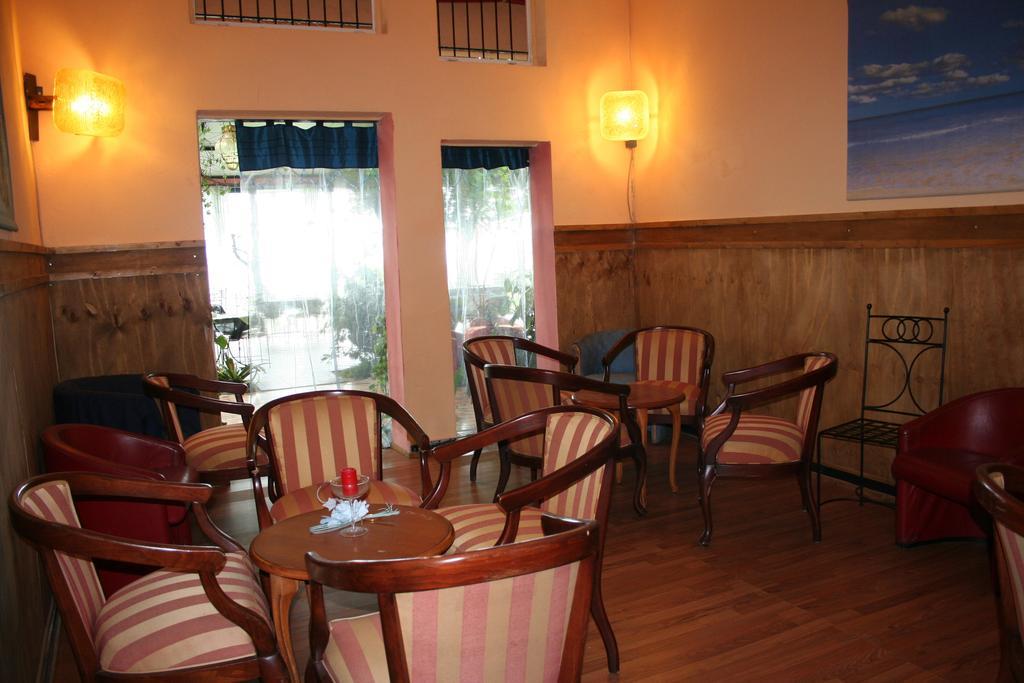 Hotel 5 Terre Nel Sole Дейва Марина Екстериор снимка
