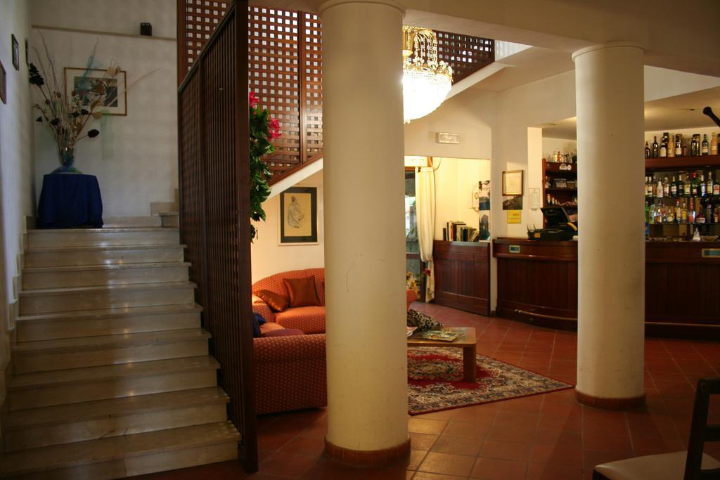 Hotel 5 Terre Nel Sole Дейва Марина Екстериор снимка