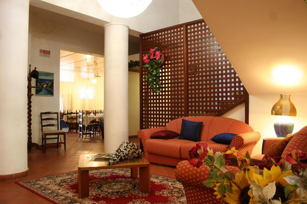 Hotel 5 Terre Nel Sole Дейва Марина Екстериор снимка