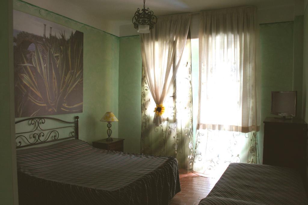 Hotel 5 Terre Nel Sole Дейва Марина Стая снимка